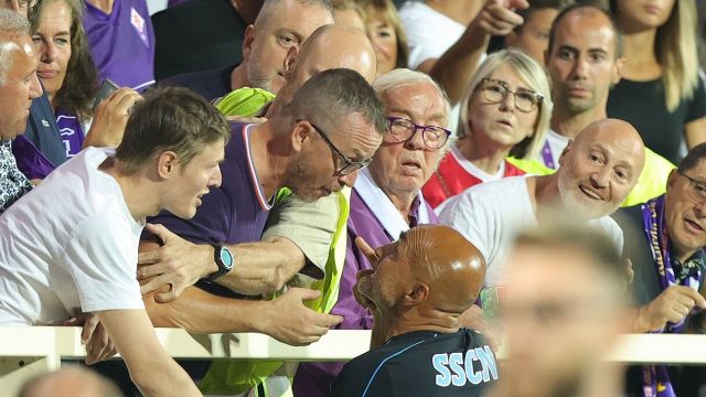 perché non è amato, il precedente della lite con i tifosi