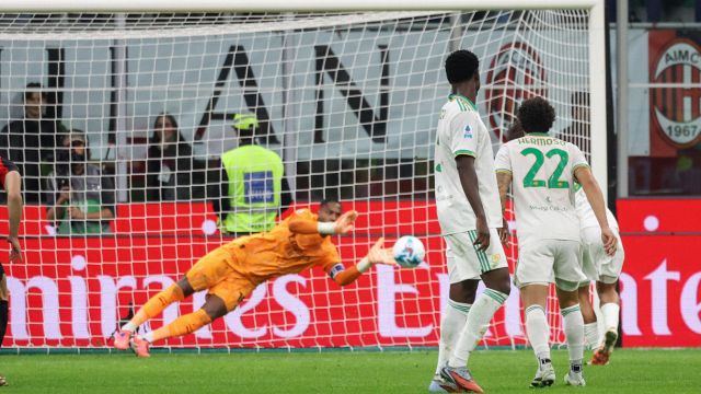 Maignan e i segreti del rigore parato, la prodezza con la Roma apre uno spiraglio sul futuro in rossonero 