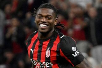 Milan, Leao conquista lo spogliatoio ma resta nel mirino di Cassano: nuovo attacco di Fantantonio