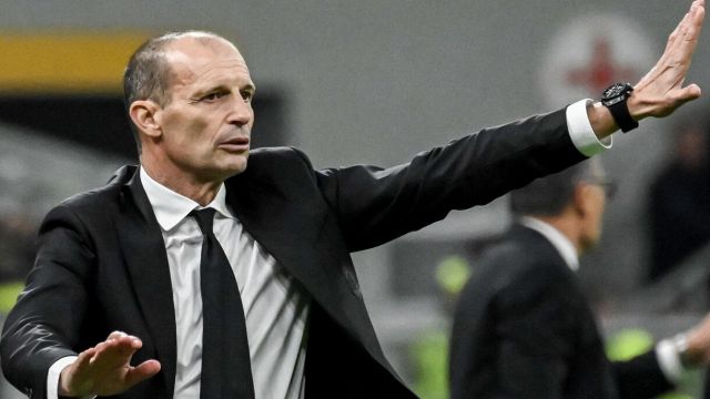 siparietto e retroscena sul rigore e show in sala stampa, che bordate