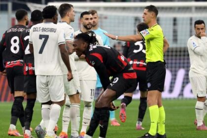 arbitro in confusione, cosa è successo sul rigore negato al 95’