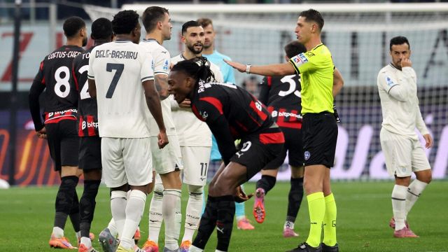 arbitro in confusione, cosa è successo sul rigore negato al 95’