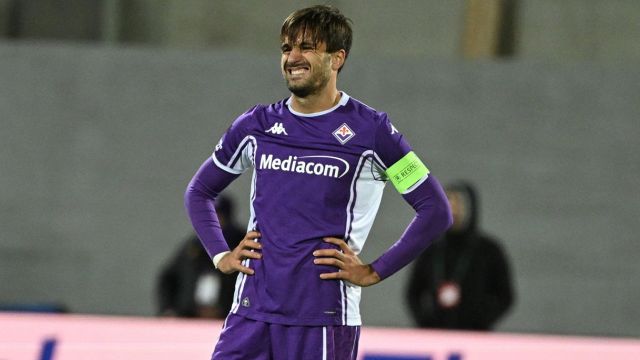 l'AEK e il Var affondano pure Vanoli, due gol annullati a Gudmundsson e Ranieri, è bufera