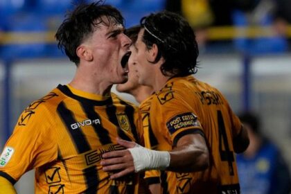 Cacciamani ancora decisivo, bufera sul tocco mani, Inzaghi in crisi perde la calma