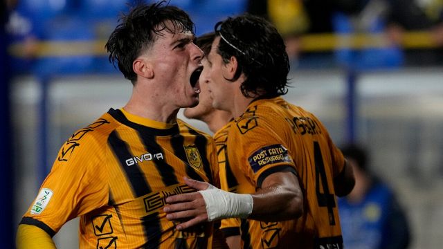 Cacciamani ancora decisivo, bufera sul tocco mani, Inzaghi in crisi perde la calma