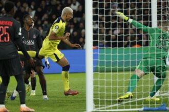 Luis Enrique deve difendere Chevalier dopo i 3 gol presi con gli Spurs