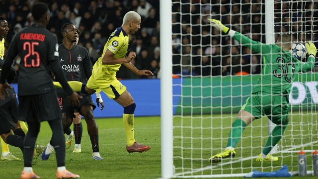 Luis Enrique deve difendere Chevalier dopo i 3 gol presi con gli Spurs