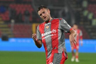 bottino monstre nella sua villa sul Lago. I precedenti di Alisha Lehmann e Bastoni