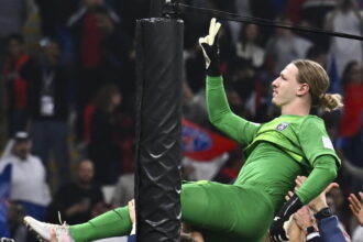 Calcio: portiere russo Safonov eroe Psg, rigori parati grazie a un foglietto - Calcio