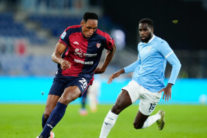 Calcio: Cagliari, Mina ancora in dubbio per la gara con la Roma - Calcio