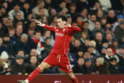 Il tecnico del Liverpool Arne Slot elogia la disponibilità di Jones - Calcio