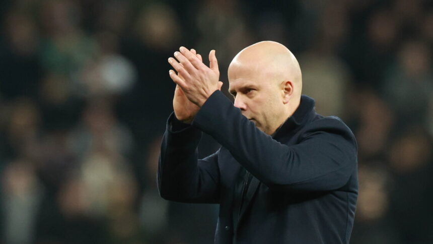 Premier League, Slot: 'Isak fuori due mesi, gli altri si rimbocchino le maniche' - Calcio