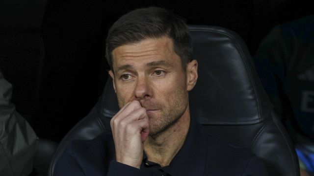 il futuro di Xabi Alonso si decide in tre partite. E i tifosi scaricano Vinicius