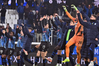 Doppietta di Scamacca al Cagliari e all'Atalanta passa la paura - Calcio