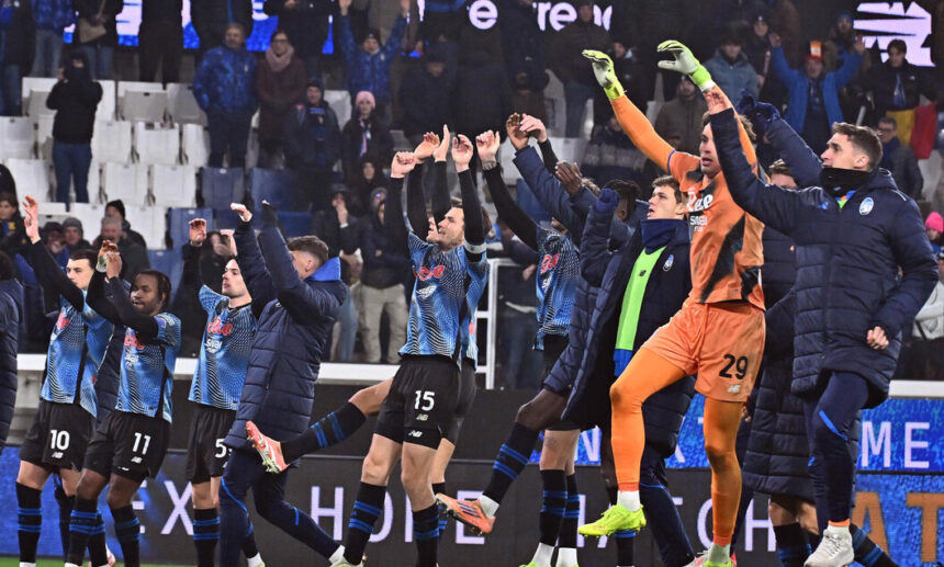 Doppietta di Scamacca al Cagliari e all'Atalanta passa la paura - Calcio