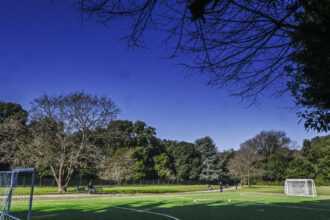 Dopo insulti e minacce, arbitro colpito al volto da un calciatore - Calcio