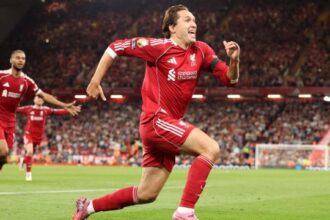 Liverpool, ora Slot si è accorto di Chiesa ma la teoria sull'ex Juventus fa infuriare i tifosi: “Va licenziato”