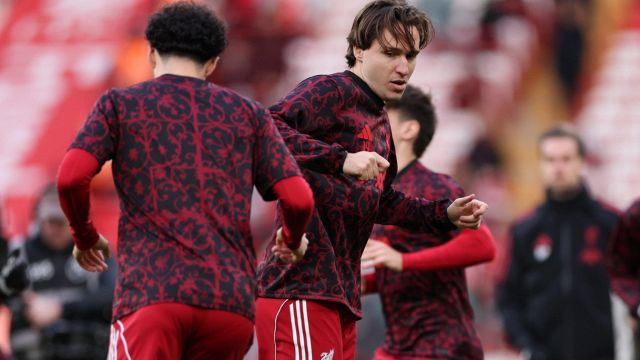 Slot lo boccia dopo un'ora contro i Wolves, nuova bufera nel match ricordo di Diogo Jota