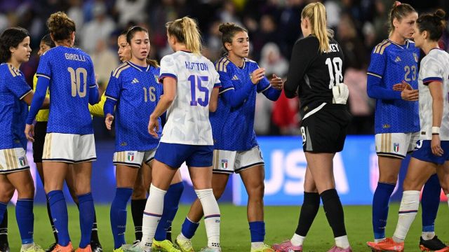 Italia femminile, seconda disfatta con gli Usa a casa di Messi, solo il Var evita il tracollo