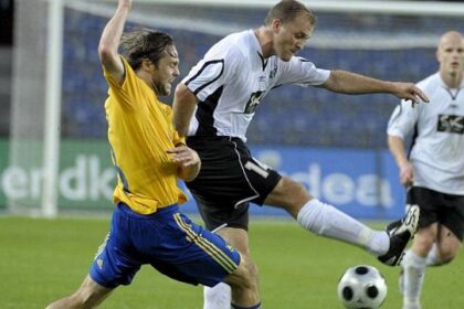 FC Haka retrocede, tifosi danno fuoco a tribuna e distruggono lo stadio: follia in Finlandia