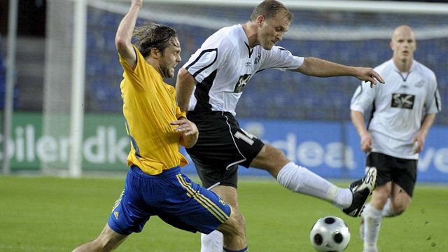 FC Haka retrocede, tifosi danno fuoco a tribuna e distruggono lo stadio: follia in Finlandia