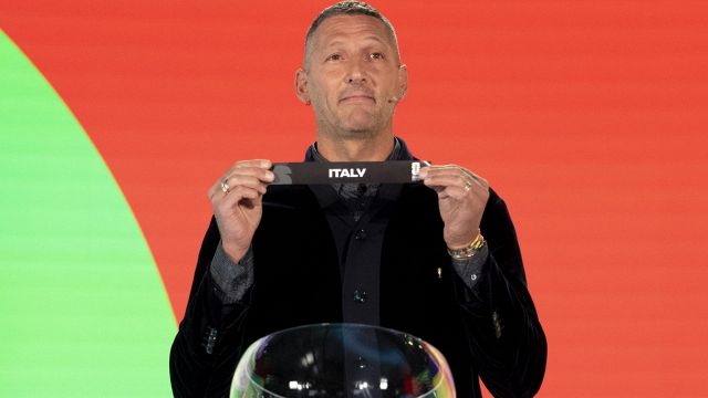 "Se l'Italia non va ai Mondiali...". La difesa di Chivu e la frecciata al Milan