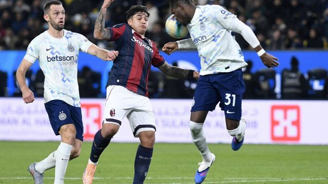il mani costa la finale di Supercoppa, il web nerazzurro si scatena e accusa