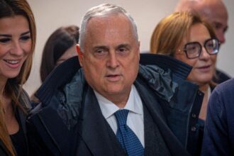 Simonelli replica con una provocazione alle accuse di Lotito sugli arbitri, intanto Sarri è in ospedale