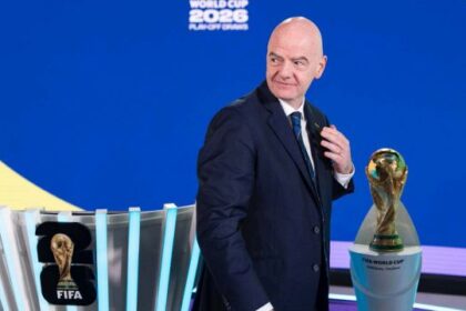 Mondiali, la proposta di Infantino sul fuorigioco rischia di rivoluzionare tutto. Marelli la boccia: “Si rischia il caos”