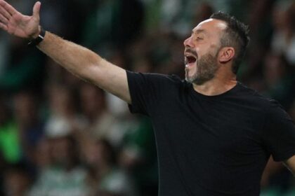 VAR e Grenwood salvano il Marsiglia dopo i razzi in campo, lo sfogo di De Zerbi