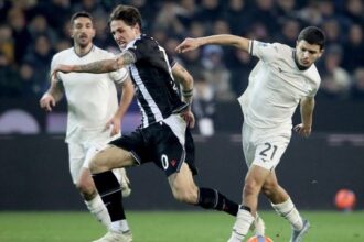 al 95' la decisione che fa infuriare Sarri, cosa ha visto il Var, Pellegrini ringrazia il IV uomo