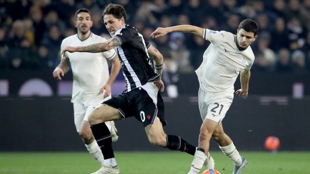 al 95' la decisione che fa infuriare Sarri, cosa ha visto il Var, Pellegrini ringrazia il IV uomo