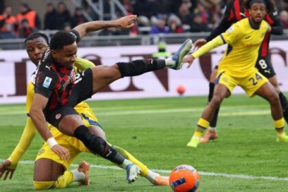 che fischi dal Meazza per l’arbitro, cosa è successo sul rigore e sul gol annullato