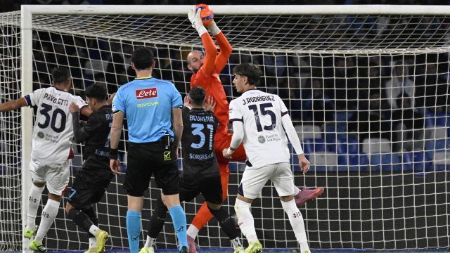 pasticcio McTominay, il gesto di Esposito al pubblico, rigori thrilling