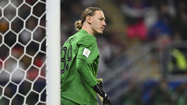 lungo stop per il russo, Luis Enrique incredulo, Chevalier torna titolare