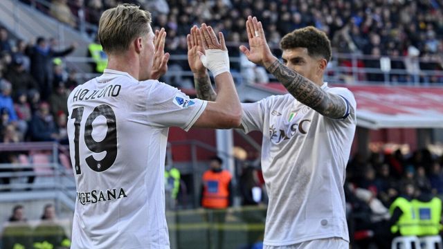 Hojlund re Mida, Vardy imbavagliato, Conte resta aggrappato alla vetta