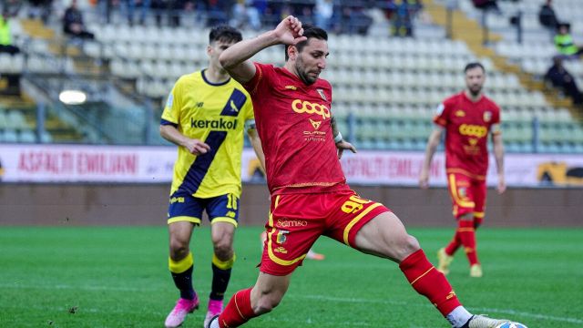 Pittarello fa piangere i canarini, rimonta super tra Var e rigore al 90'