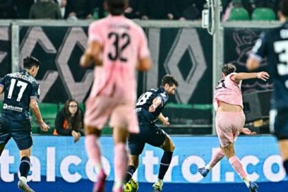 Le Douaron bomber in smoking, Abilgaard confuso