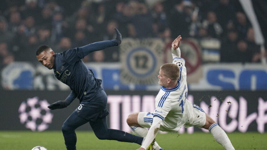 Napoli spreca, in vantaggio con Copenaghen in 10 si fa raggiungere - Calcio