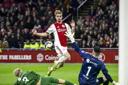 Calcio: Lazio-Taylor affare fatto, olandese atteso in serata a Roma - Calcio