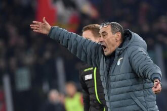 Lazio, Sarri furioso: "Il rigore non dato grida vendetta". Lotito: "Mossi in altre sedi"