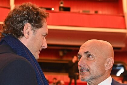 Juve, abbraccio Elkann-Spalletti alla serata per Vialli