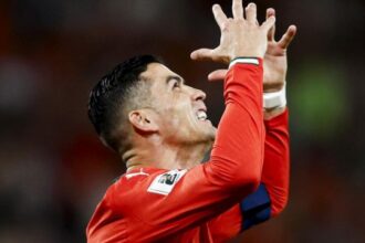 Anche Ronaldo piange, Al Nassr ko dopo gara tra errori, pali, schiaffi e rossi. Follia Joao Felix