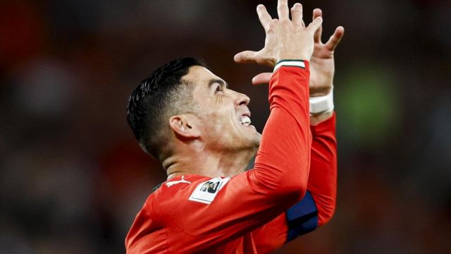 Anche Ronaldo piange, Al Nassr ko dopo gara tra errori, pali, schiaffi e rossi. Follia Joao Felix