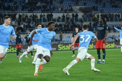 Zufferli non vede niente, decide tutto il Var, polemiche feroci al 95'