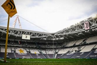 Juventus, si nascondono di notte allo Stadium dopo la Cremonese e si rimpinzano in sala accoglienza: arrestati