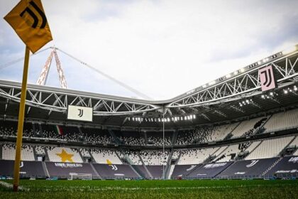 Juventus, si nascondono di notte allo Stadium dopo la Cremonese e si rimpinzano in sala accoglienza: arrestati