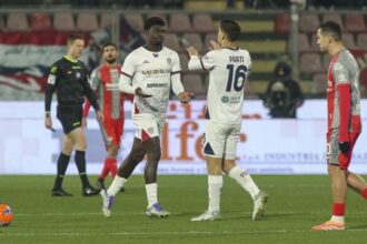 decide sempre il Var, rosso revocato e gol annullato