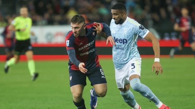 un rigore revocato a Madama, che caos sulle ammonizioni