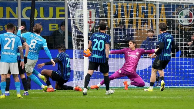 Dimarco e poi Calhanoglu. Ma tra i partenopei c'è l'immortale McTominay